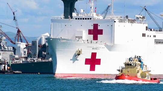 美国海军医院轮船在海上视频素材模板下载