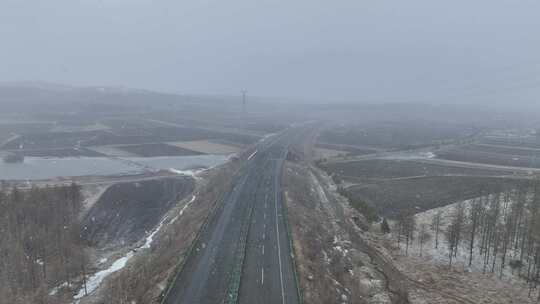 春天春雪大兴安岭林区道路