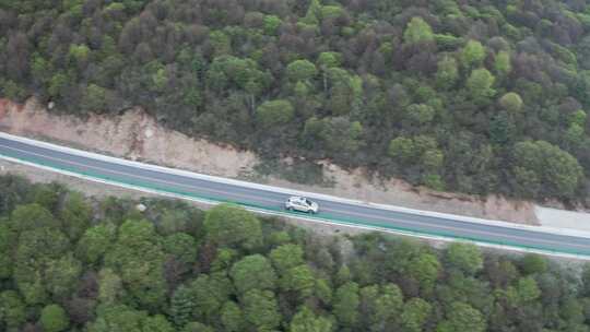 汽车行驶公路航拍