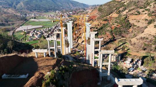 山区在建高速公路