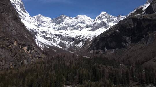 川西雪山沟航拍灰度调色旅游假期抖音素材