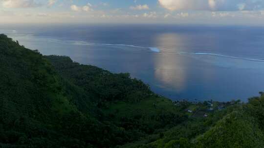 Teahupoo Tahiti海湾海岸线