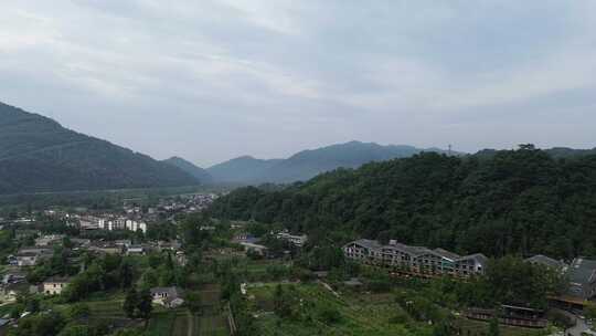 山川大地、小镇良田