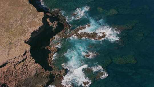 海湾，岩石，波浪，无人机