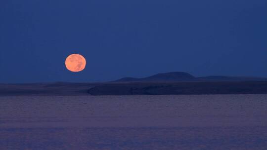 内蒙古赤峰达里湖月夜