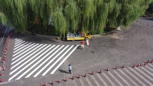 俯拍城市道路画线施工现场