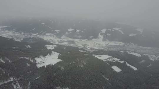 山，雪，房子，森林