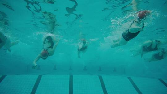运动员练习花样游泳视频素材模板下载