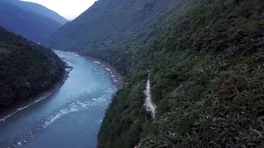航拍西藏林芝墨脱雅鲁藏布江大峡谷