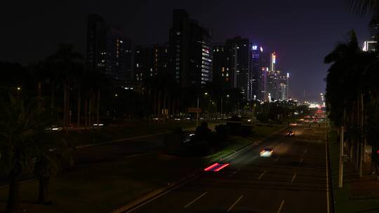 夜晚城市道路交通实拍