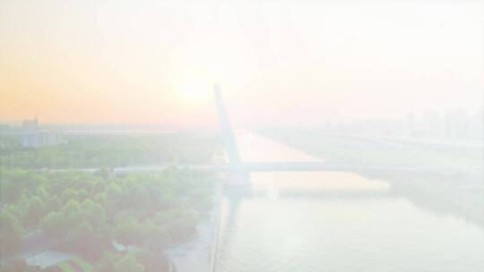 夕阳下的南通世纪大桥