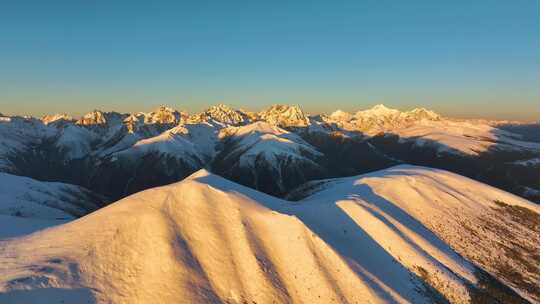 航拍梅里雪山