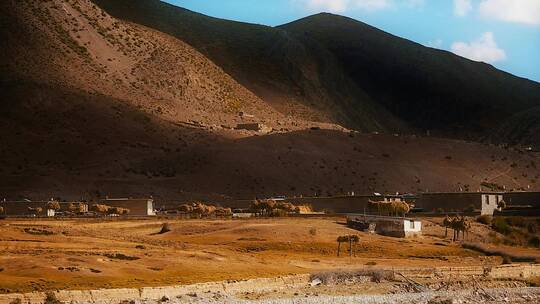 中国西部西藏风光延时高山牧场云层阴影变化