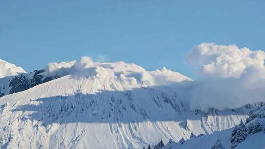 雪山、雪崩