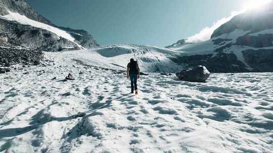 攀登者登山雪山登山队