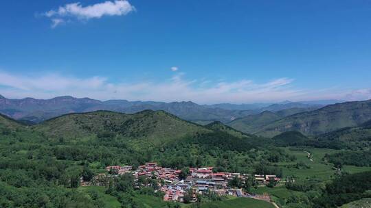 蓝天白云青山峻岭航拍