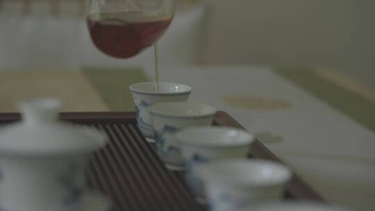 倒茶 茶杯 1080 clog3