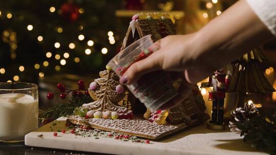 圣诞节精心准备礼物晚餐食品视频素材模板下载