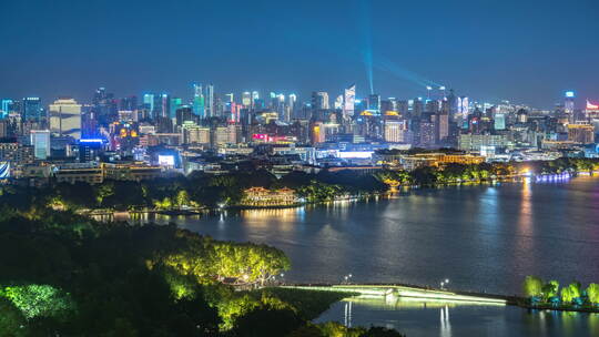 西湖夜景灯光秀 断桥与杭州城市古今同框