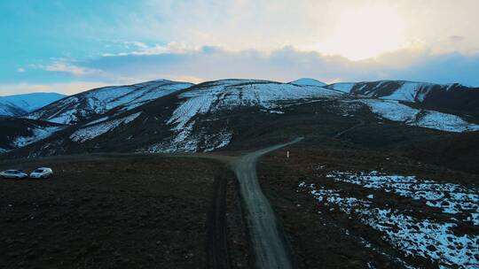 皑皑白雪的高原 山地 晴空万里 蓝天白云