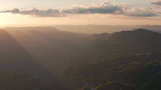 4k航拍山村晚霞