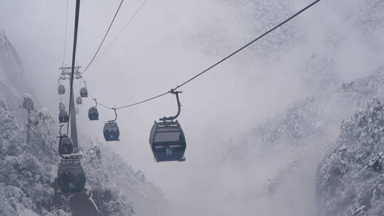 黄山索道雪景，缆车雪景