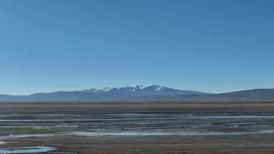 唯美火车窗外进西藏美景蓝天白云草原