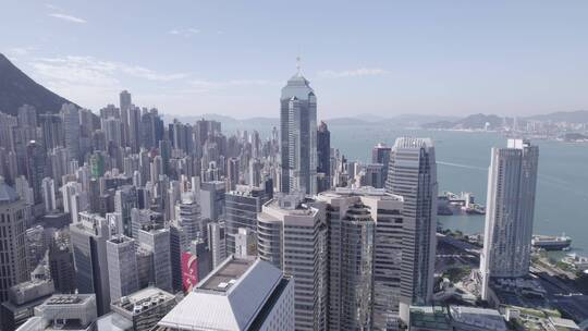 航拍香港CBD发达的现代商务摩天大楼交通