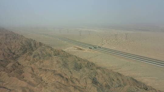 甘肃柳格高速公路沙漠戈壁沙尘暴自然景观