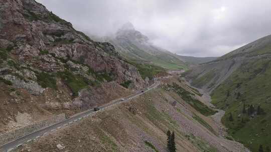 新疆伊犁伊昭公路悬崖白石峰航拍景观