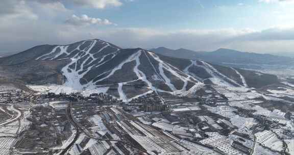 吉林松花湖冬季滑雪场鸟瞰全景