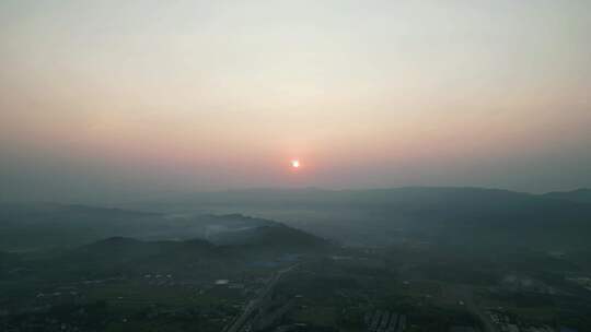 航拍清晨山川日出迷雾