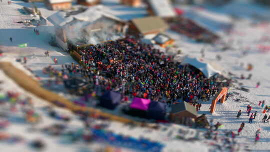 滑雪场拥挤的音乐节