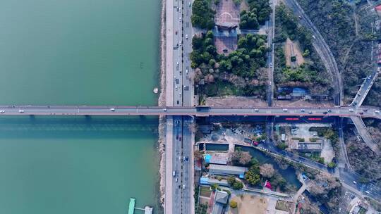 俯拍钱塘江大桥
