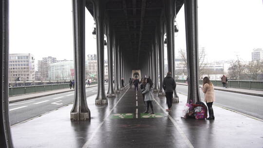 巴黎盗梦桥1视频素材模板下载