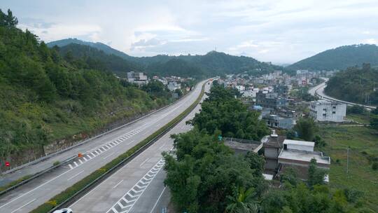 广西高速公路沿途村庄