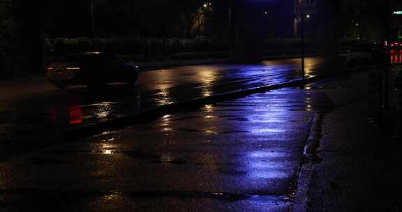 雨夜城市车流街道马路深夜交通