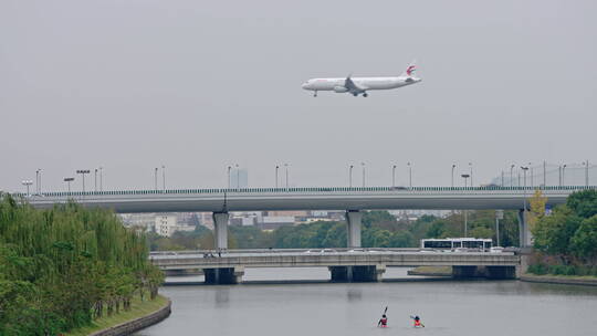 引擎 飞机 旅程  到达 机场 天空