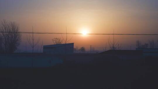 傍晚夕阳下车窗外风景视频素材