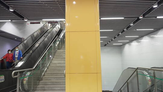上海地铁自动扶梯