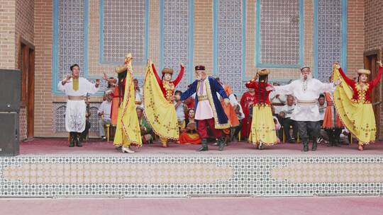 新疆喀什莎车县维吾尔族民族歌舞表演视频素材模板下载