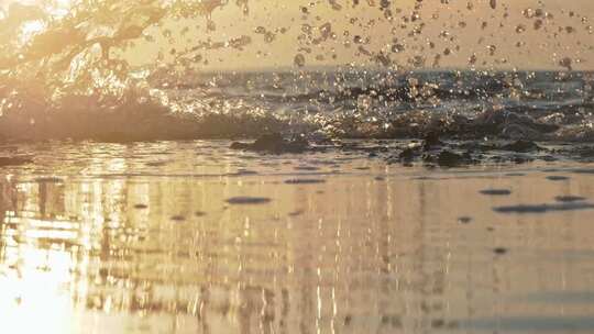 海边浪花浪漫