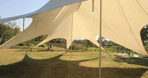 阳光帐篷户外休闲野营基地休闲度假空镜素材