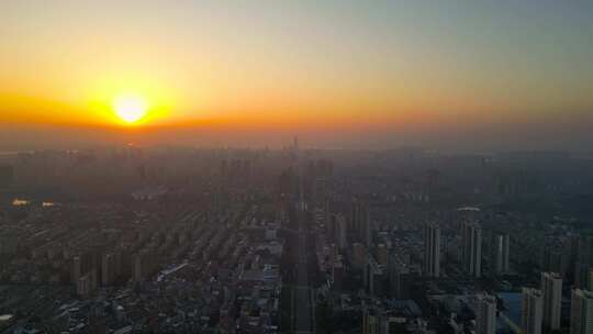 4K航拍岳阳市城市日落夕阳风景