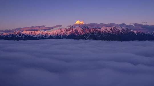 川西子梅垭口云海贡嘎雪山日照金山延时