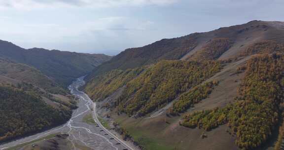 新疆松海湾峡谷河流航拍