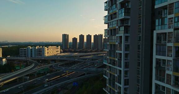 航拍傍晚成都娇子立交桥城市车流交通