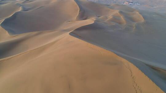 吐鲁番库木塔格沙漠