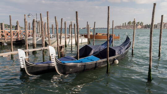 威尼斯观光小船