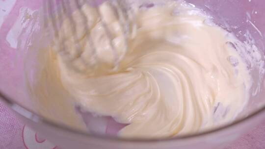 【镜头合集】黄油奶油混合打发奶油裱花视频素材模板下载